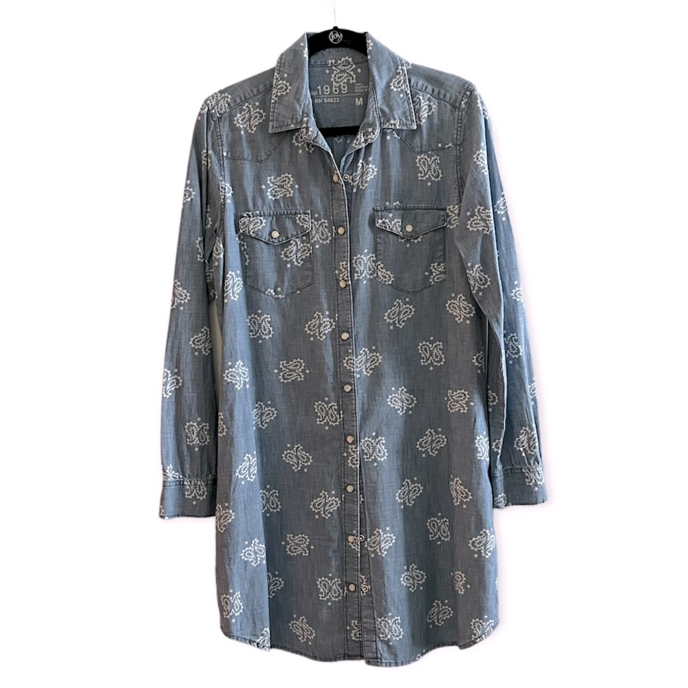 GAP DENIM SHIRT DRESS PAISLEY LONG SLEEVE BLUE SIZE MEDIUM POCKETS SNAPS 1969